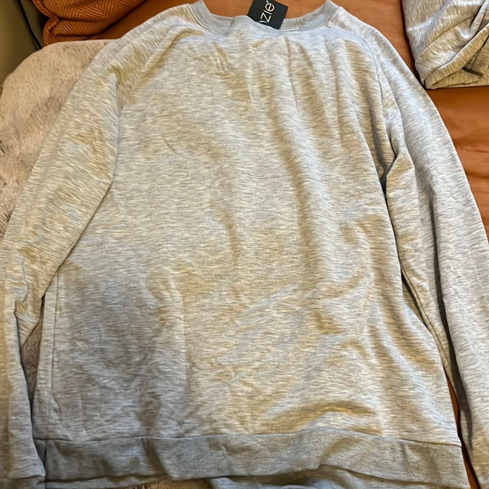Onzie Sweatshirt and Sweatpant